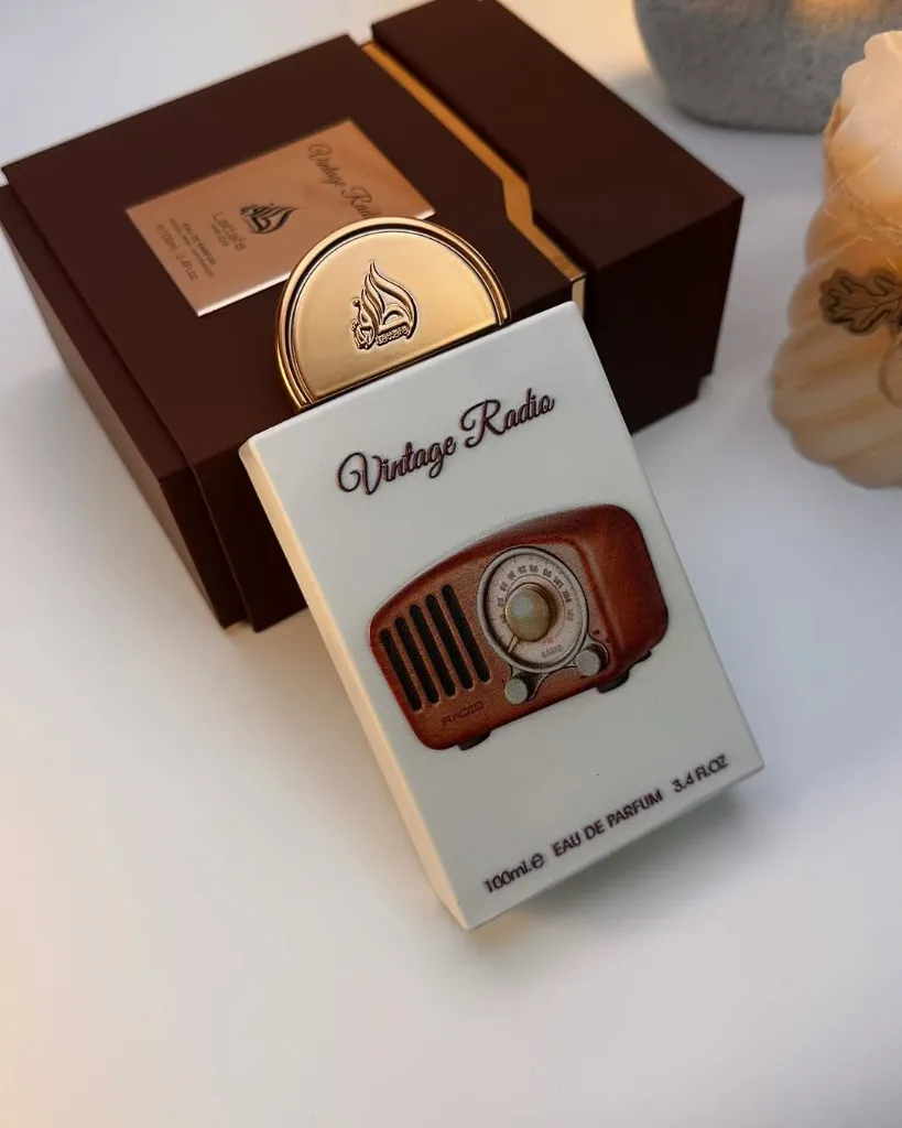 vintage radio 2.webp